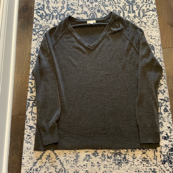 V-neck Long Sleeve Sweater XL - Picture 4 of 4